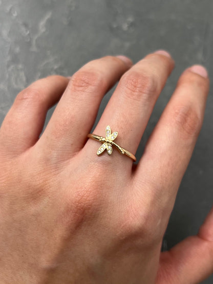 Anillo libelula con swarovski blanco 1.6gr / Talla 8 / Oro Amarillo Nac M