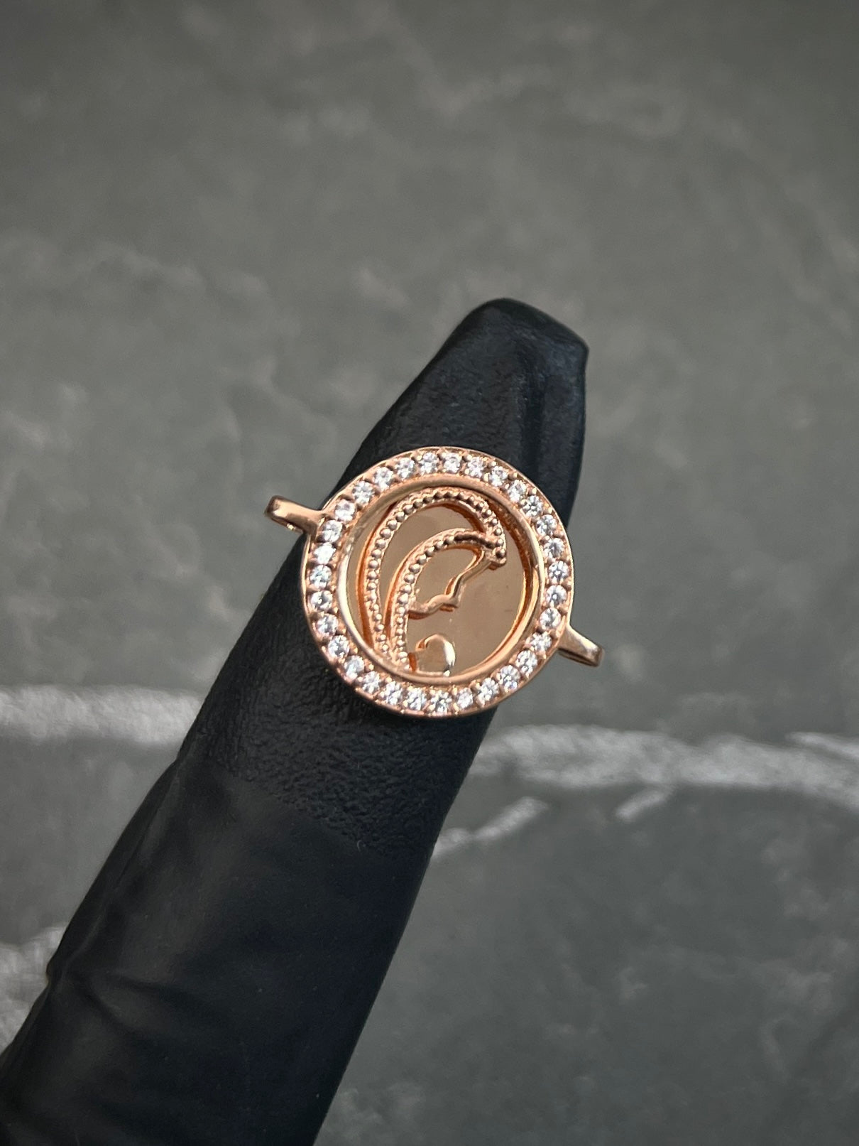 Herraje Virgen De Guadalupe Con Swarovski Blanco 3.25gr / Largo 1.9cm / Oro Rosado Nac B