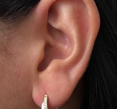 Candongas con 16pts de diamante blanco 4.6gr / Largo 1.6cm / Dos Oros (Joya) M
