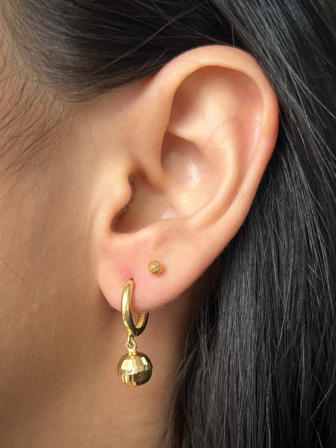 Candongas Con Bola Diamantada 8mm 3.15gr / Largo 2.2 cm — Oro Amarillo