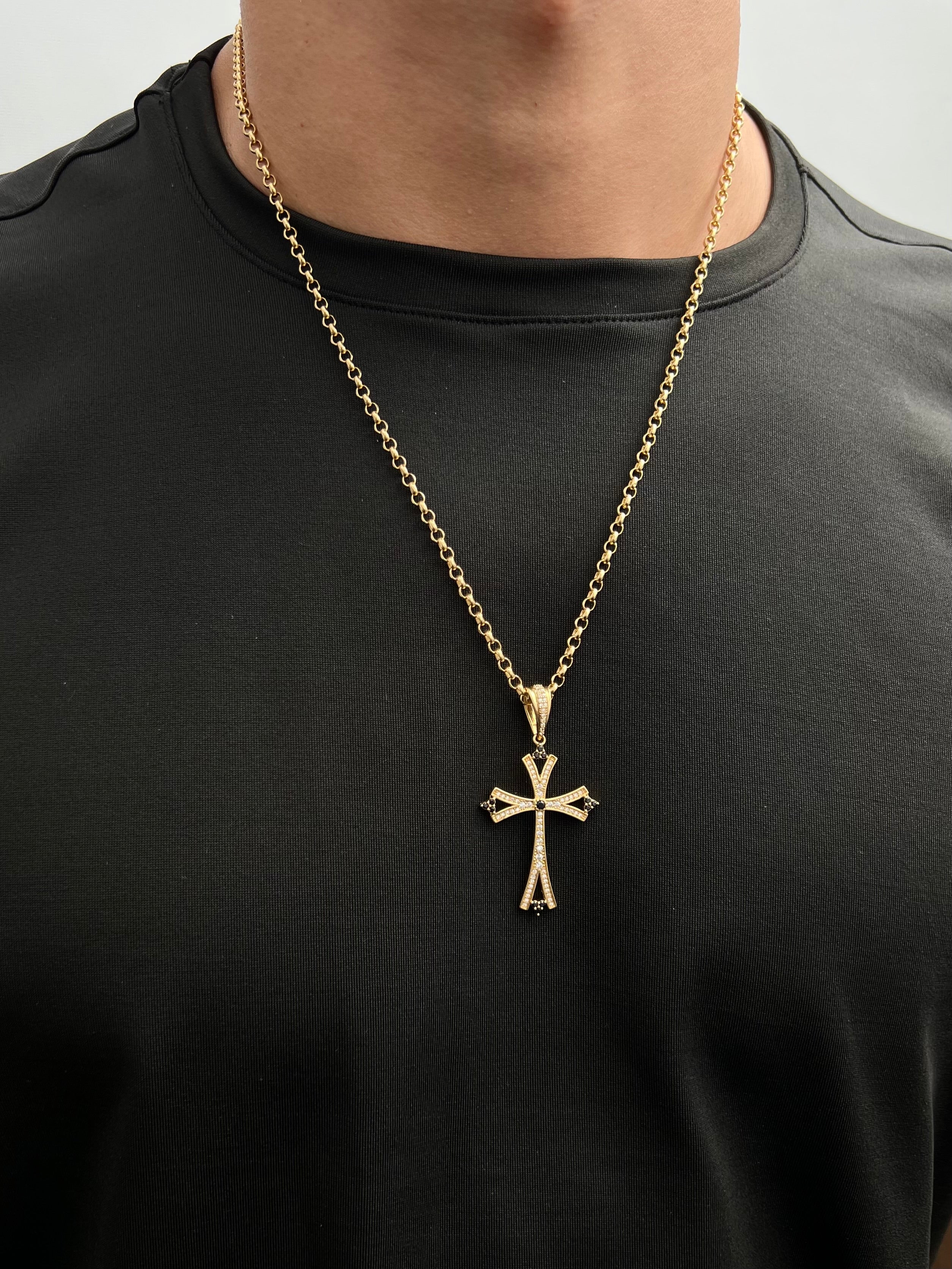 Dije cruz con swarovski blanco y negro 5.9gr / Largo 5.3cm / Oro Amarillo Nac M