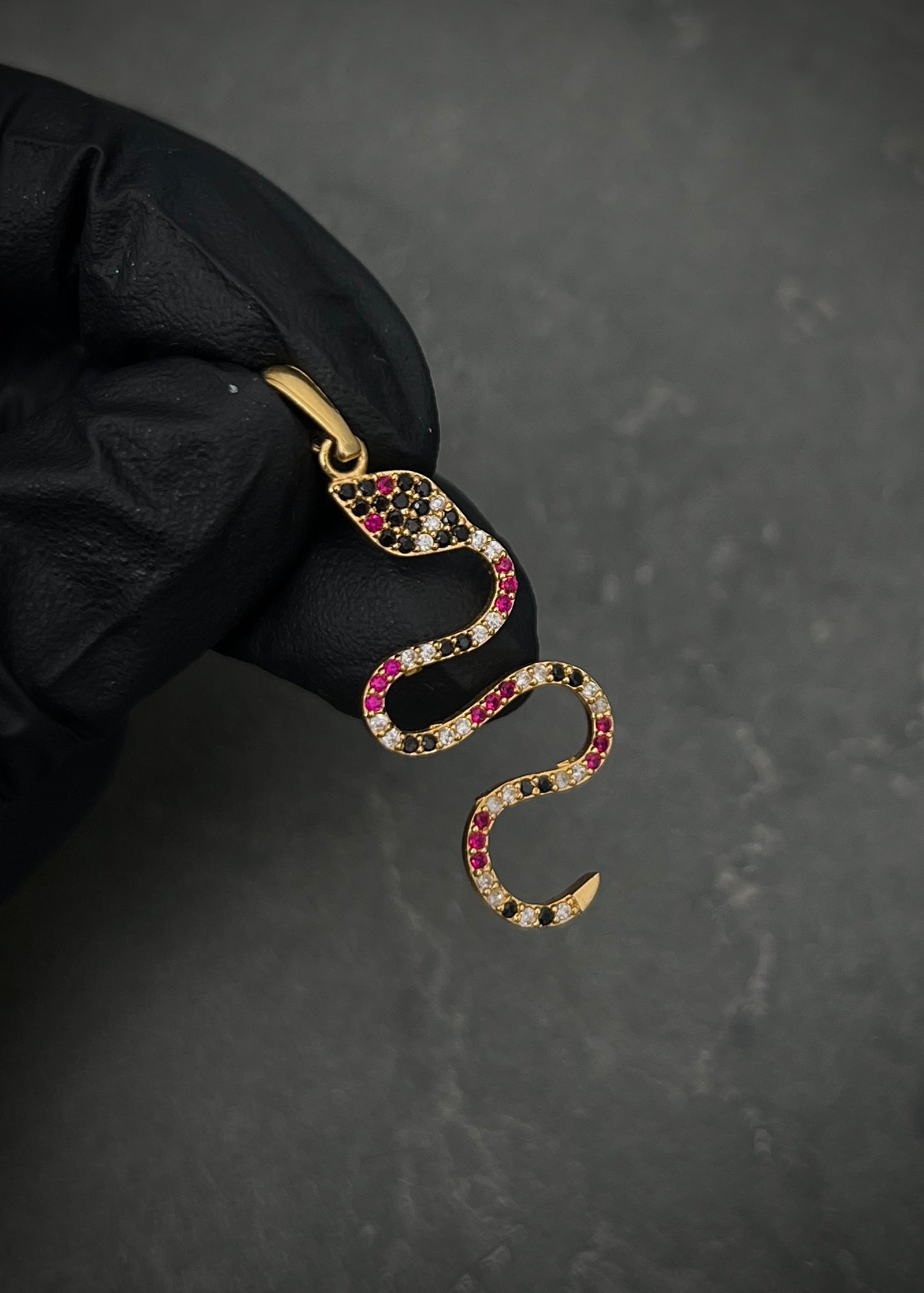 Dije de serpiente 2.3gr / 4cm / Oro Amarillo Nac B