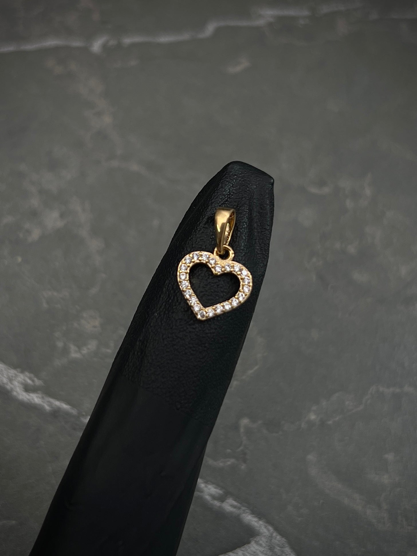 Dije corazon con swarovski blanco 0.65gr / Largo 1.5cm / Oro Amarillo Nac B