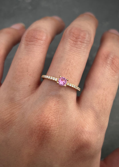 Solitario con swarovski rosado y blanco 1.75gr / Talla 6 / Oro Amarillo Nac B