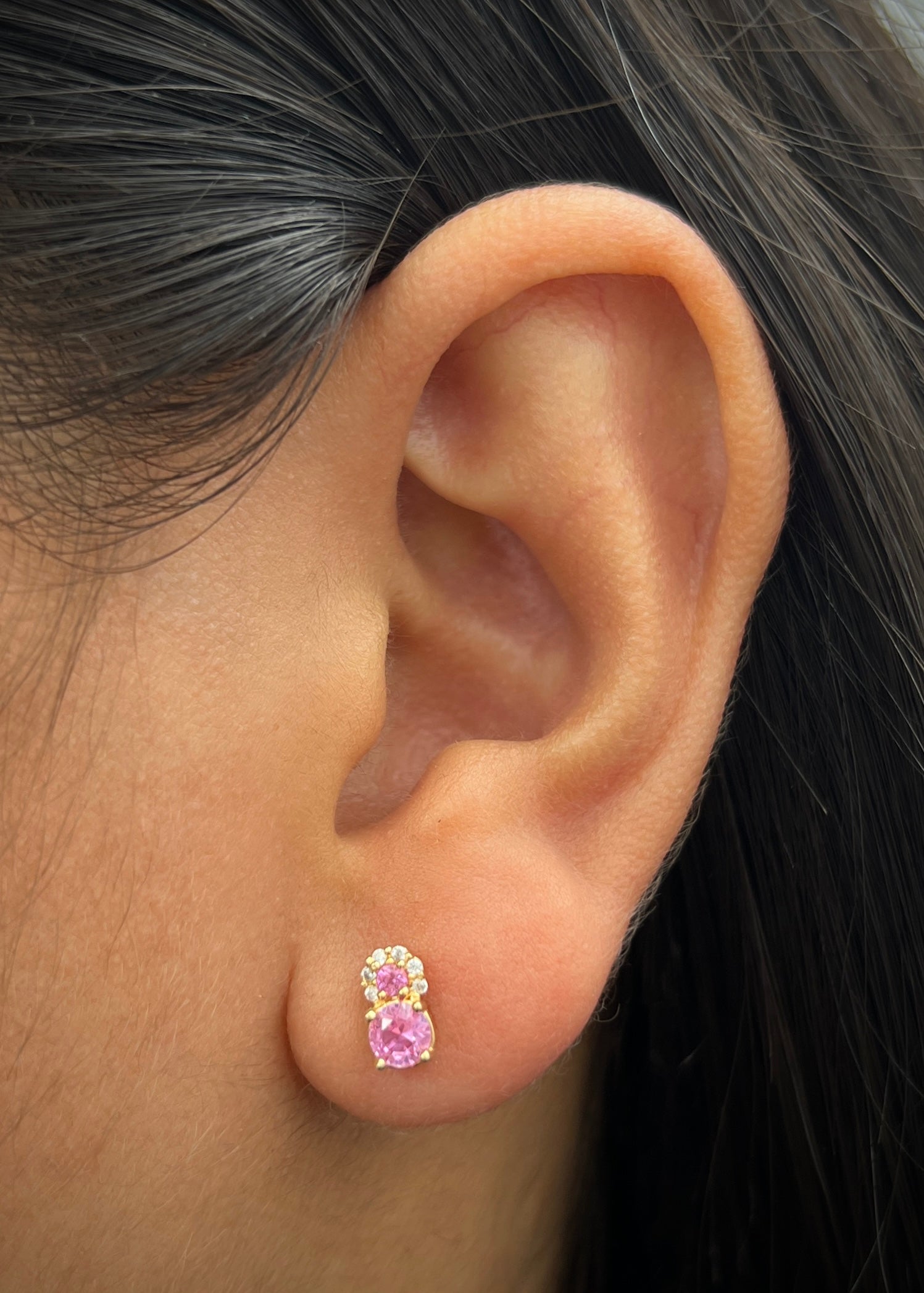 Topos con swarovski rosado y blanco 1.5gr / Largo 0.8cm / Oro Amarillo Nac B