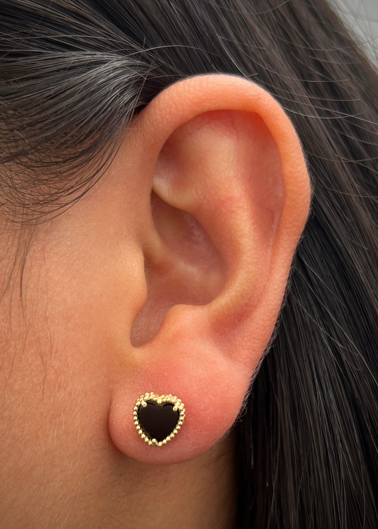Topos corazon negro 2.3gr / Largo 0.8cm / Oro Amarillo Nac B