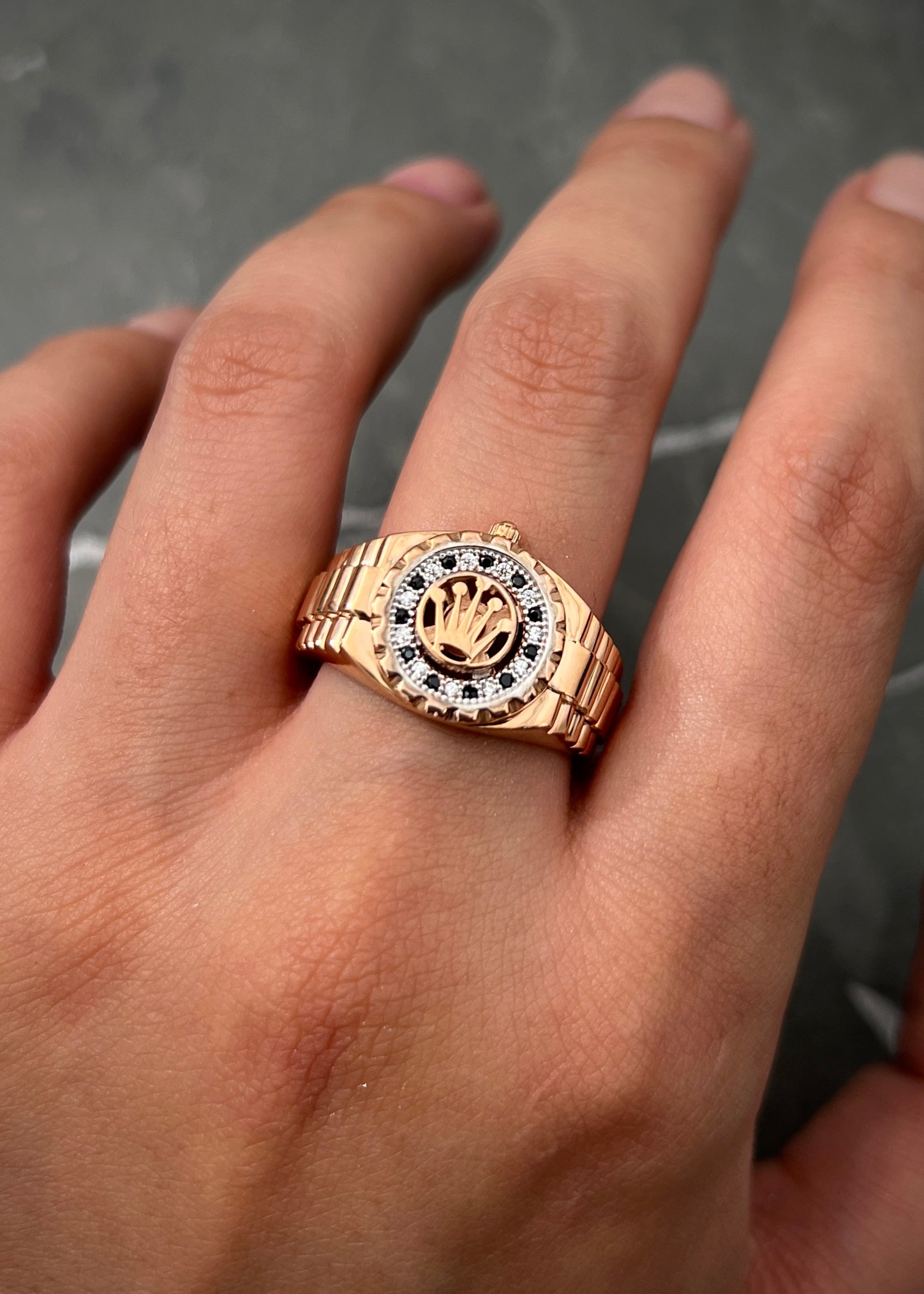 Anillo rx con swarovski blanco y negro 7.7gr / TALLA 10 / Oro Rosado Nac B