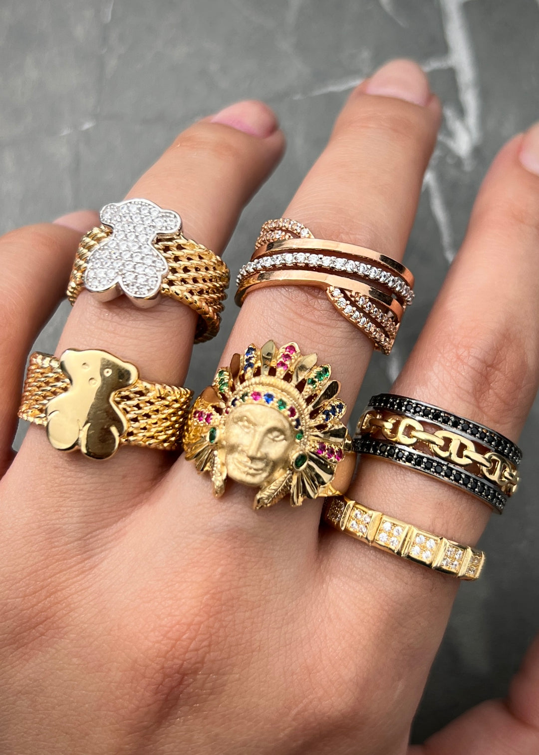 Anillo th 8.2gr / Talla 6 1/4 — Oro Amarillo