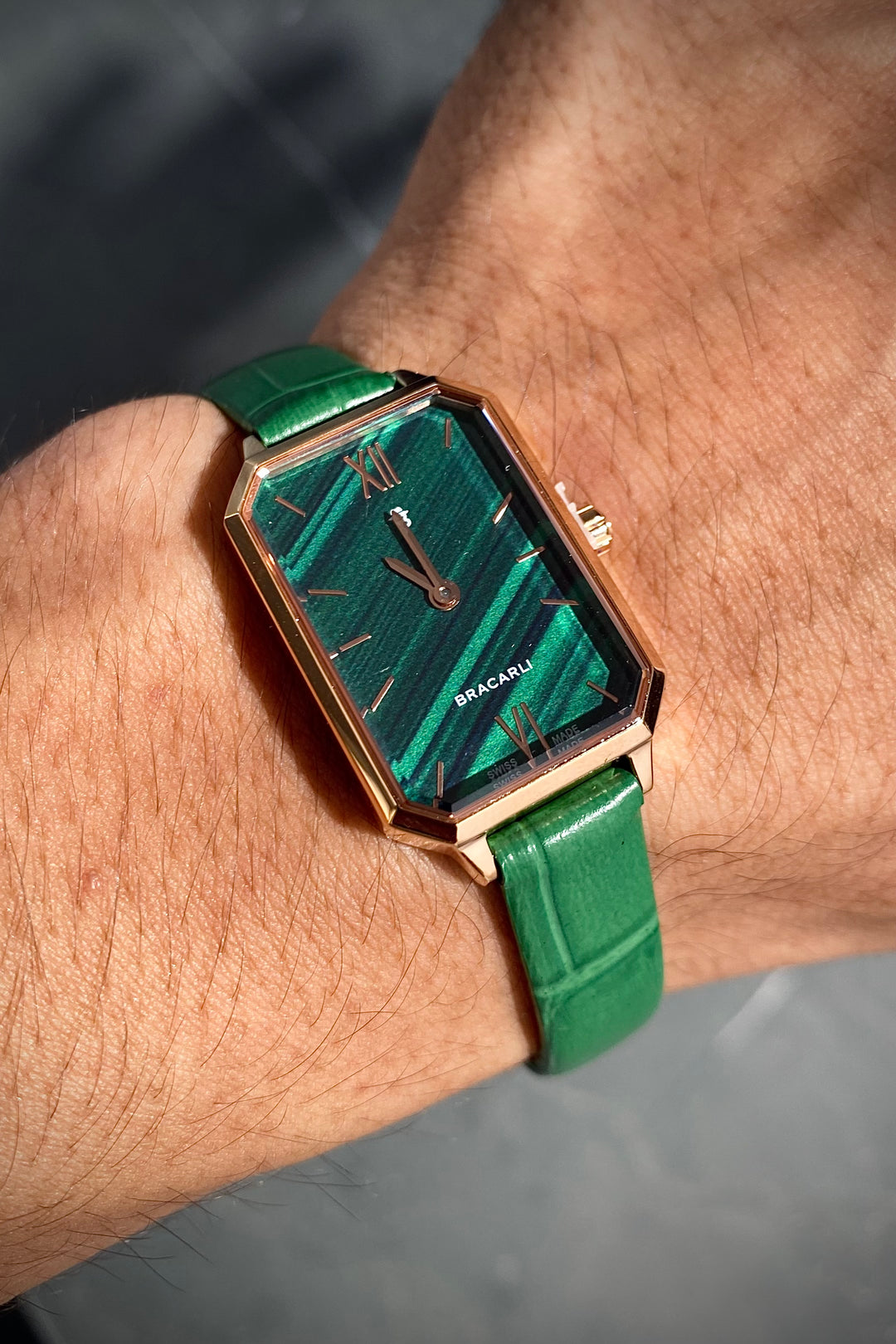 Reloj BRACARLI VERDE Colección Arte, Hecho En Suiza