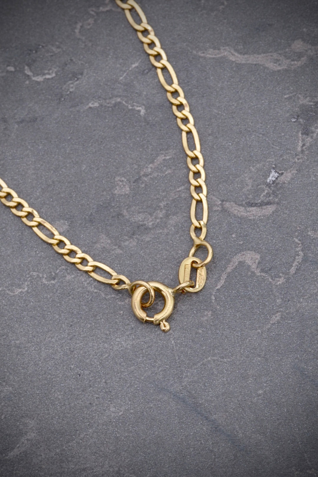 Cadena MK con 38pts diamante blanco 4.9gr / Largo 45cm — Oro Amarillo