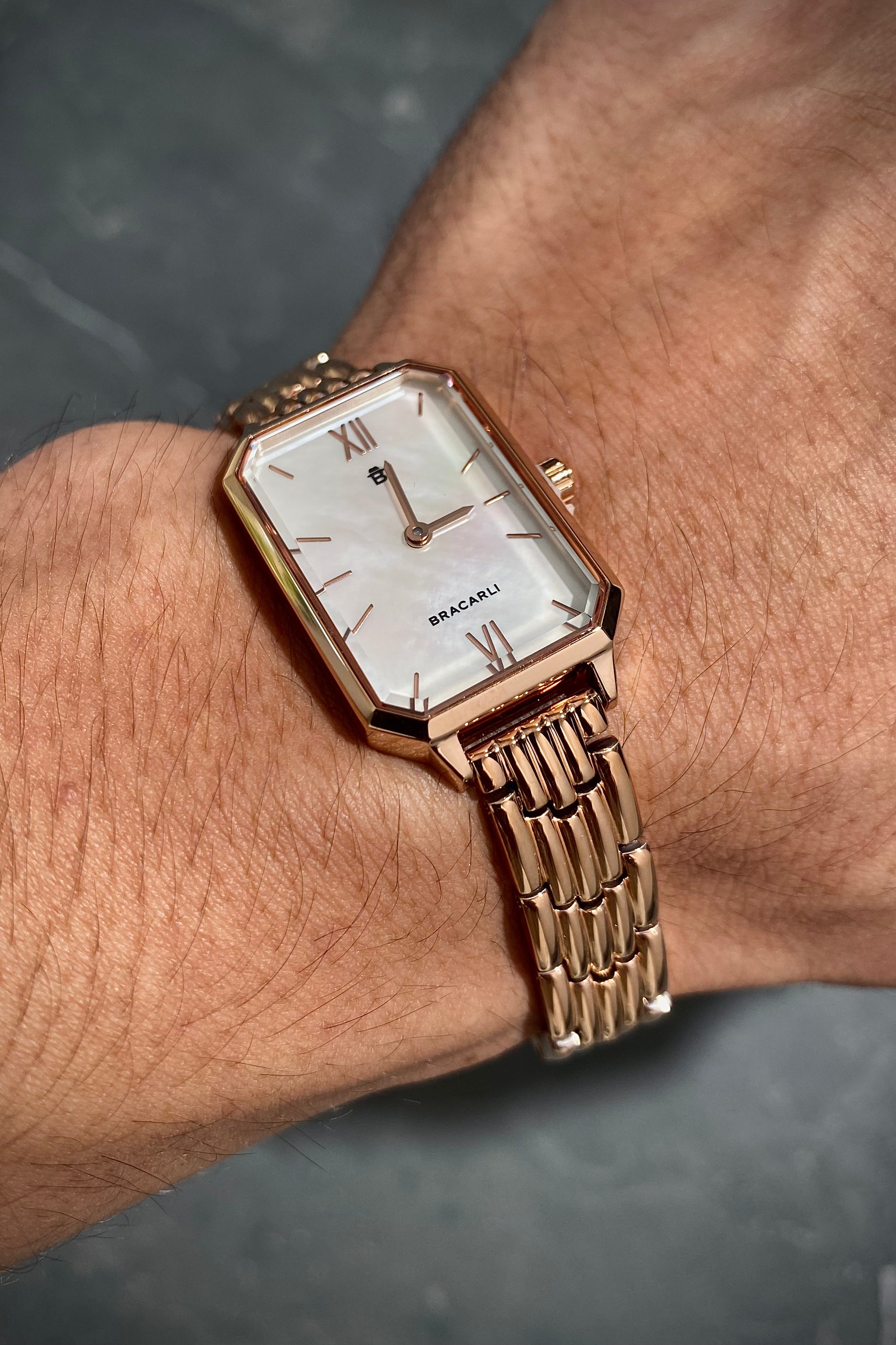Reloj BRACARLI ROSADO Colección Arte. Hecho En Suiza*