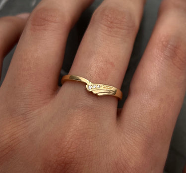 Anillo con swarovski blanco 1.6gr / TALLA 7 3/4 / Oro Amarillo Nac P