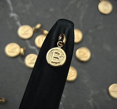 Dije Medalla De LEtra B 0.4gr / Largo 1.4cm / Oro Amarillo Nac B