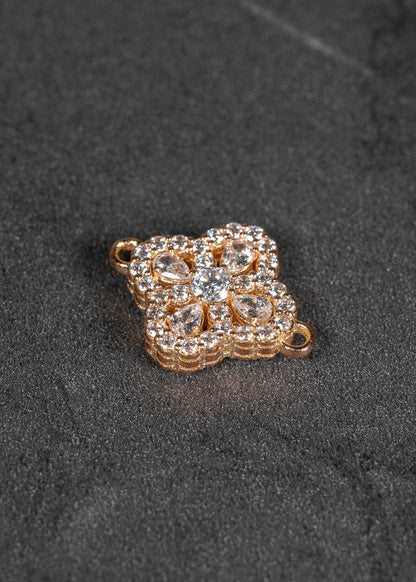 Herraje lucky clover con swarovski blanco 1.9gr / Largo 1.6cm / Oro Rosado Nac B