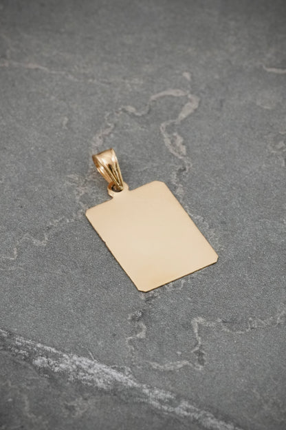 Dije Placa Lisa 0.7gr / 2.3cm / 12mm — Oro Amarillo