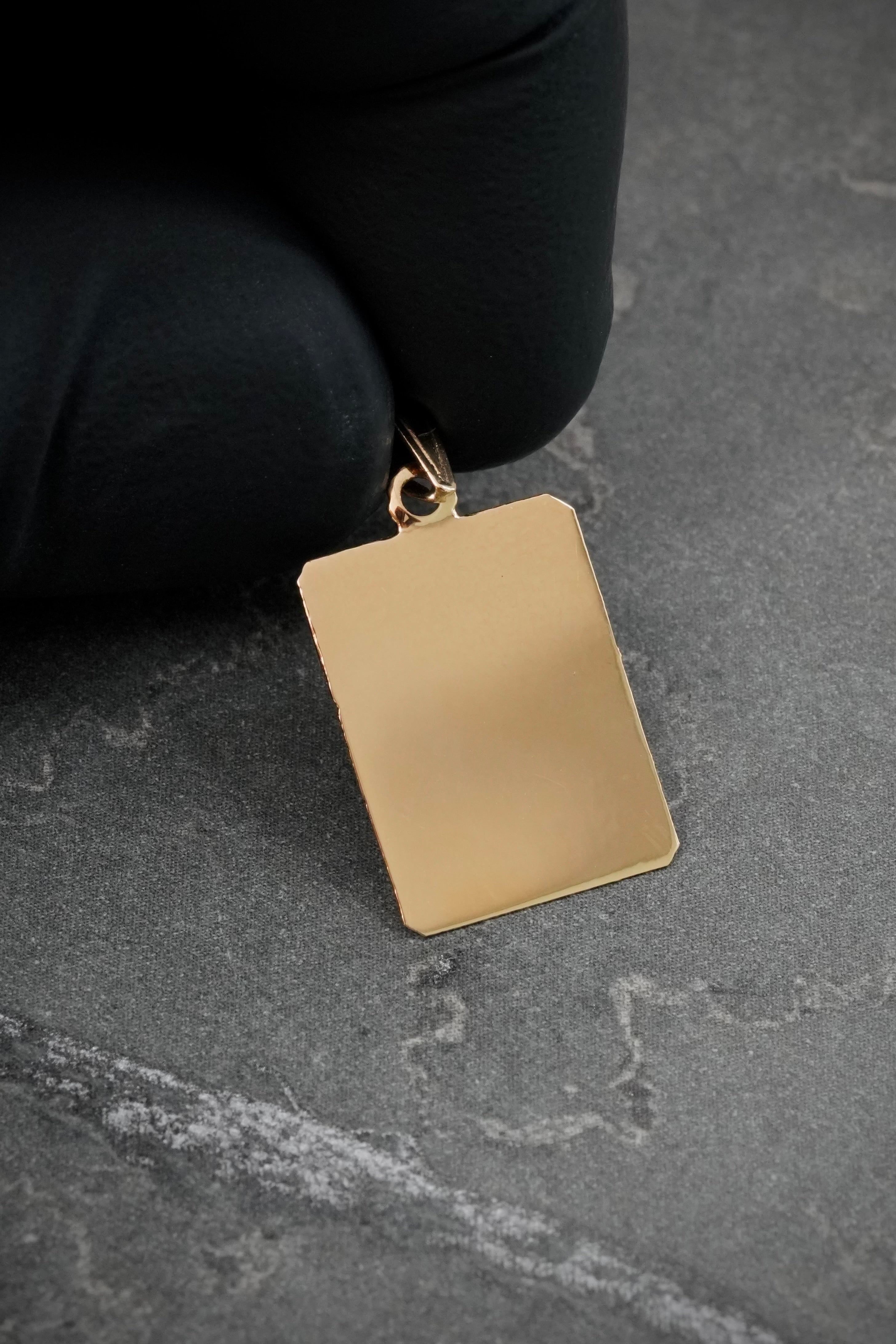 Dije Placa Lisa 0.7gr / 2.3cm / 12mm — Oro Amarillo