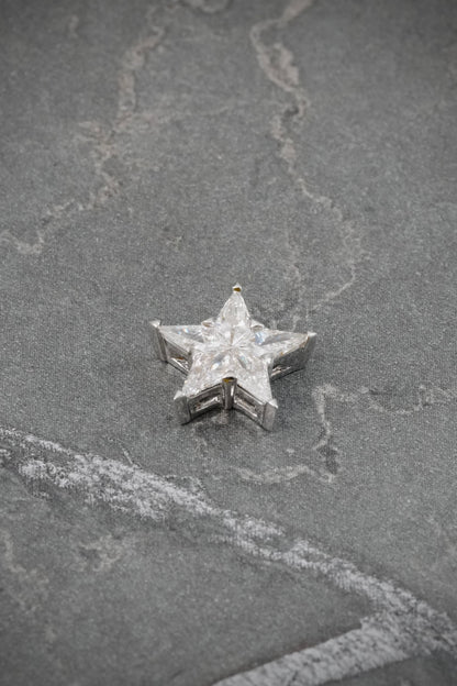 Dije Estrella con 53pts de Diamantes 0.9gr / 1cm / 11.5mm — Oro Blanco