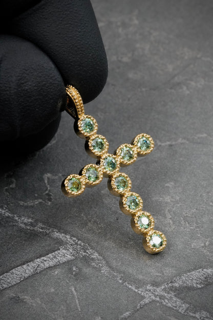 Dije con 111pts de Moissanita 4.45gr / 3.7cm / 22.6mm — Oro Amarillo