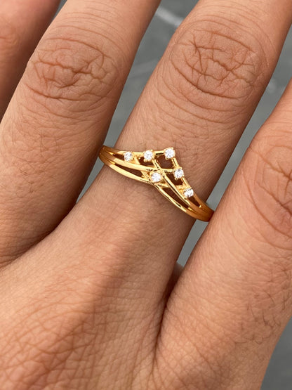 Anillo con Swarovski Blanco 2.25gr / Talla 7 1/2 — Oro Amarillo
