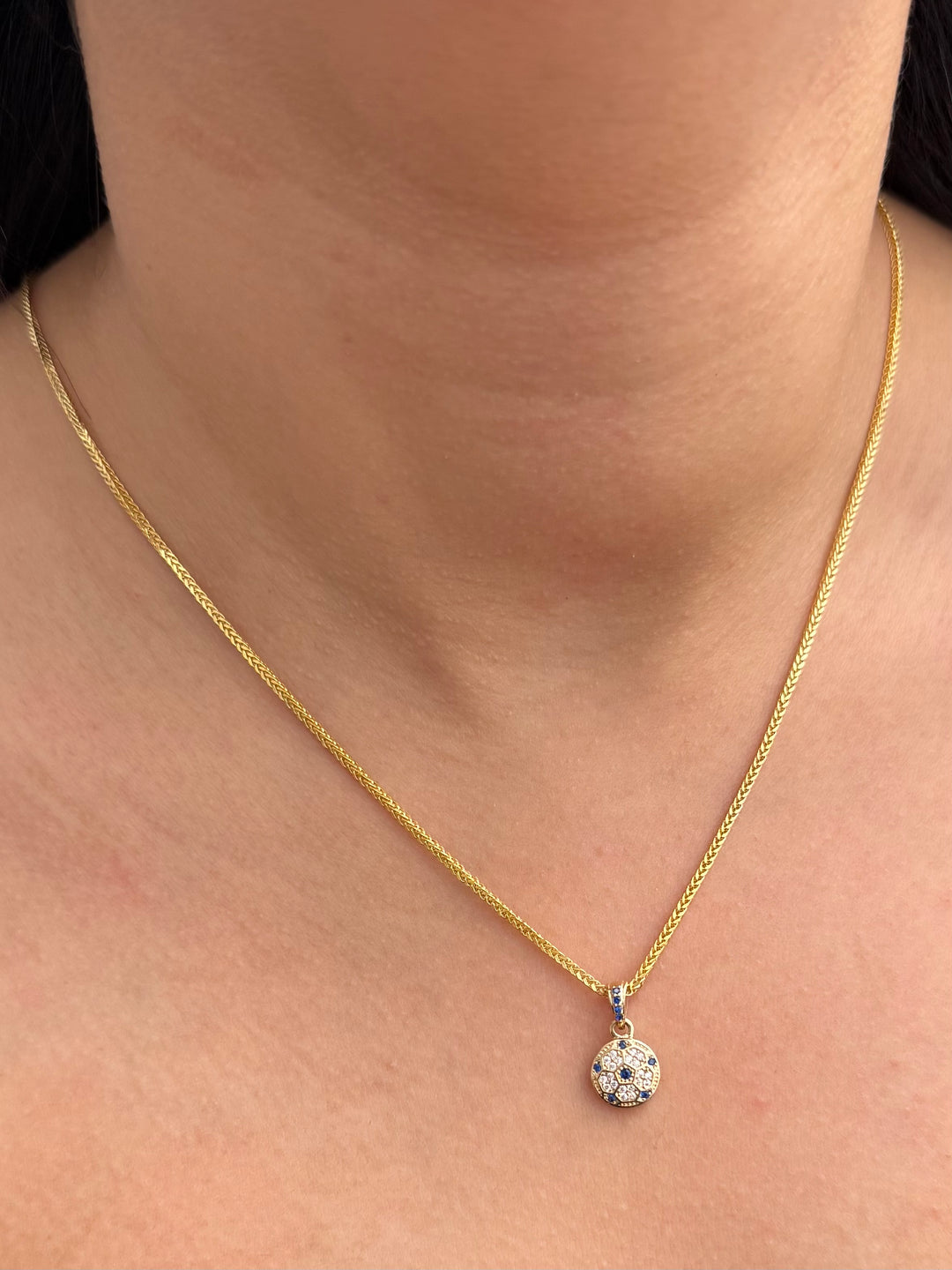 Dije Balon con Swarovski Azul y Blanco 1.5gr / 1.7cm / 9.9mm — Oro Amarillo