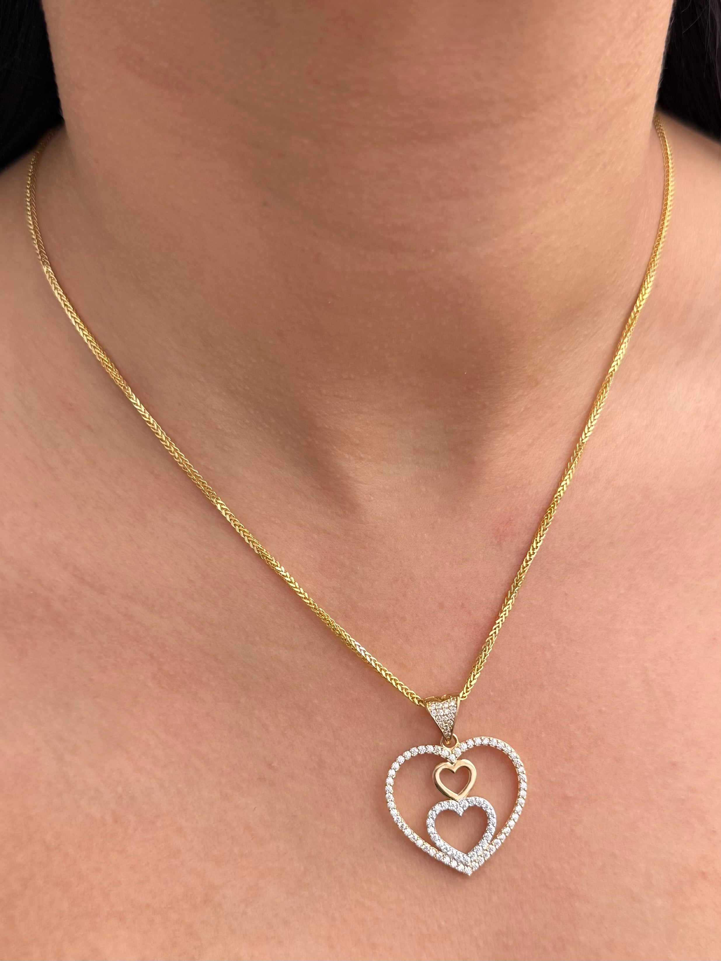 Dije Corazones con Swarovski Blanco 3.4gr / 3.2cm / 25.8mm — Oro Amarillo