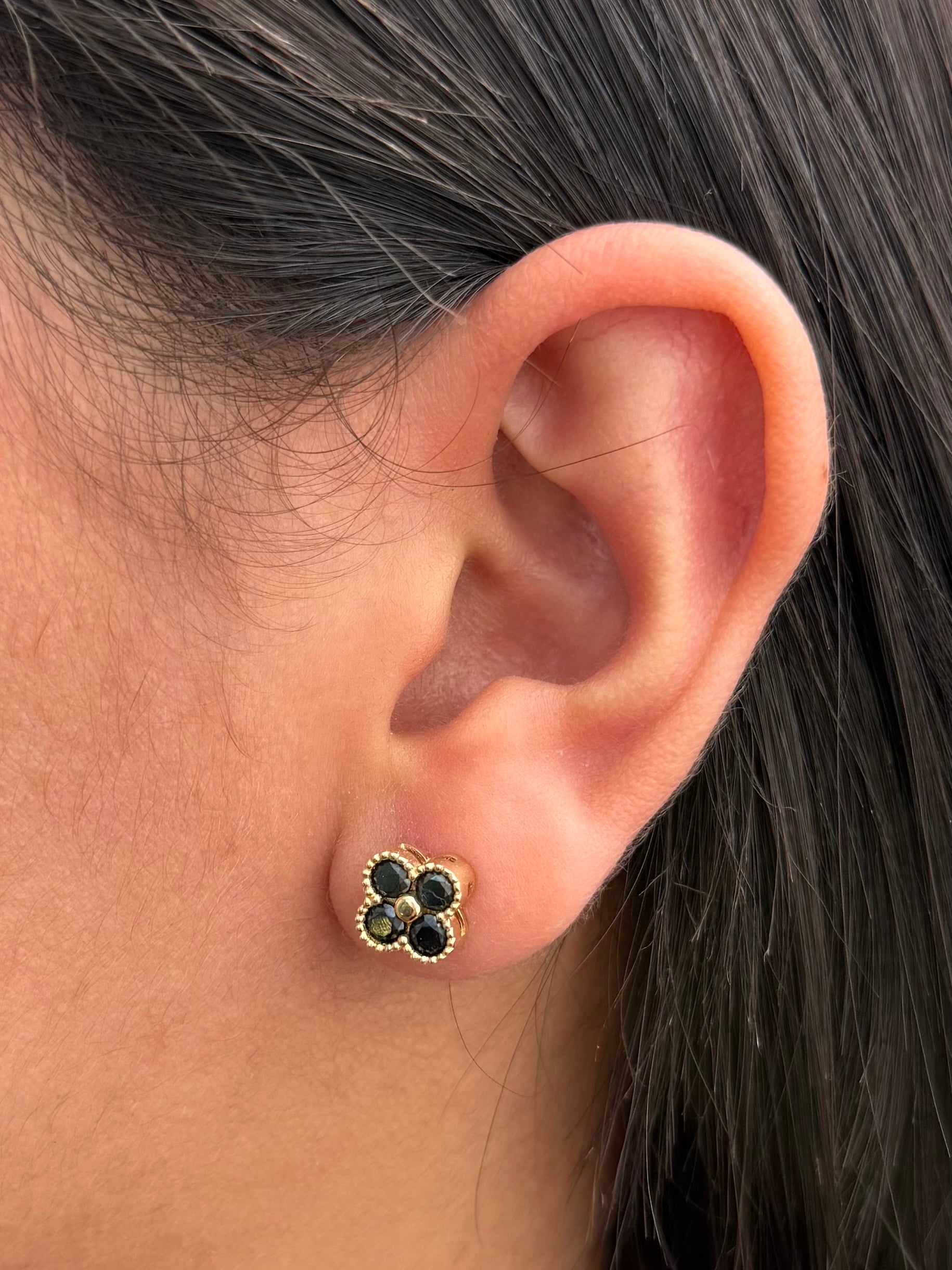 Topos Lucky Clover con Swarovski Negro 2.75gr / 0.8cm / 8.5mm — Oro Amarillo