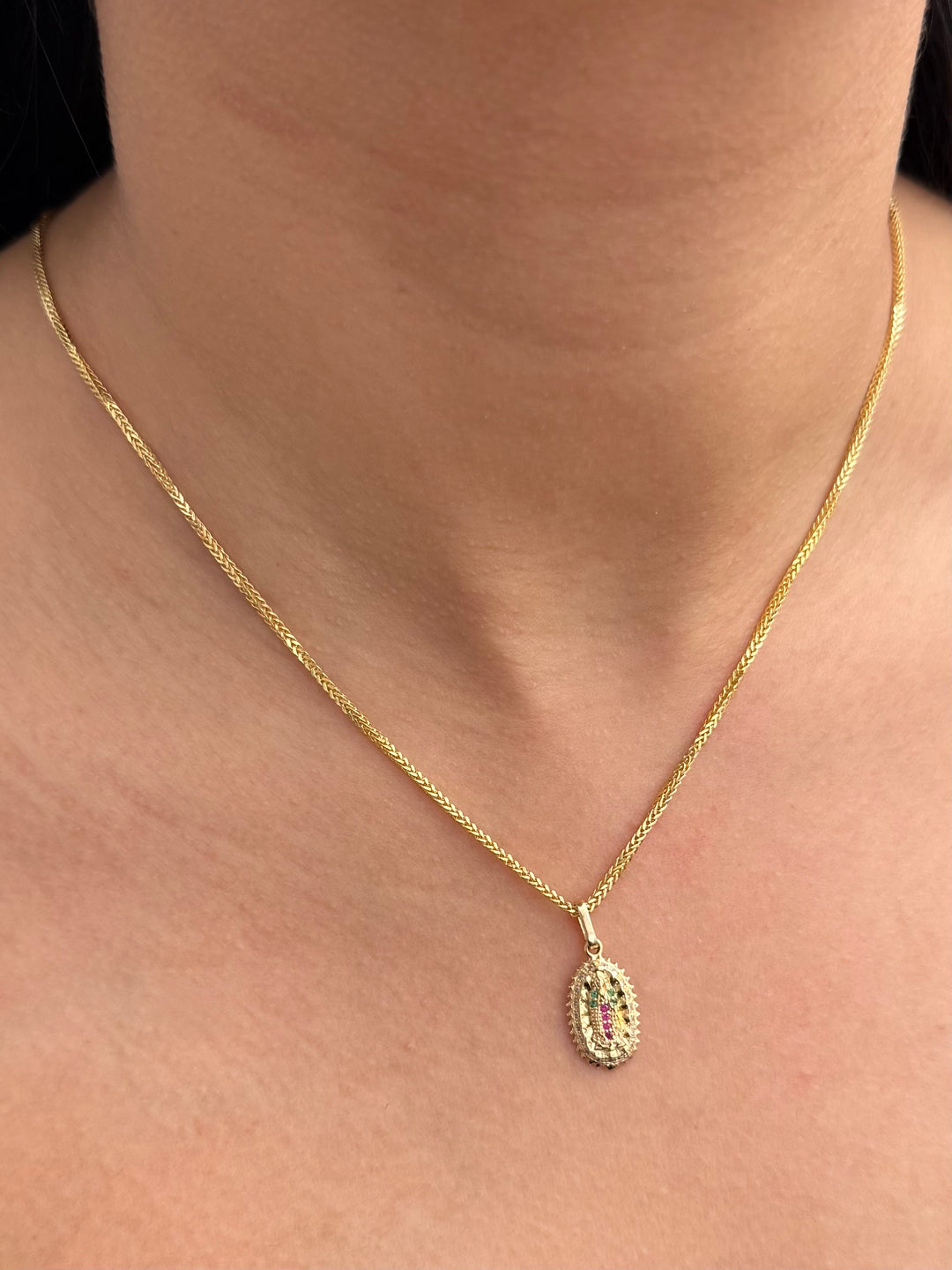 Dije Virgen de Guadalupe con Swarovski 1.55gr / 2.3cm / 10mm — Oro Amarillo