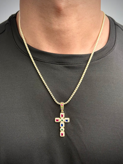 Dije Cruz con Swarovski 5.8gr / 5.2cm / 22mm — Oro Amarillo