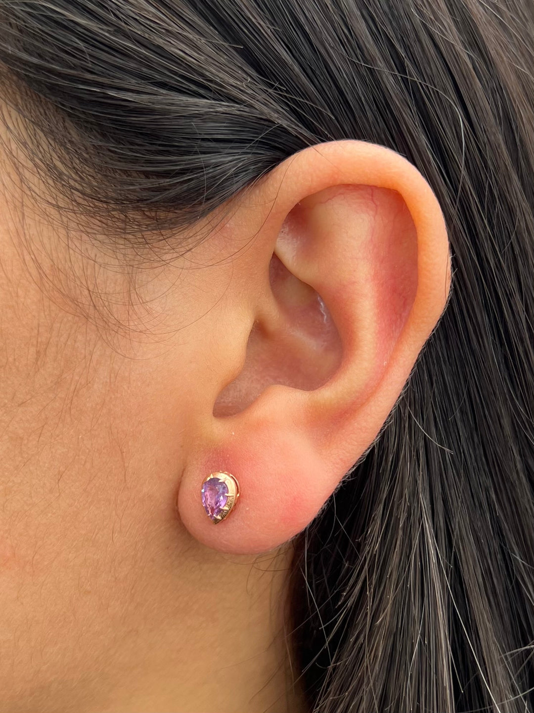 Topos con 104pts de zafiro 1.95gr / Largo 0.7cm — Oro Rosado