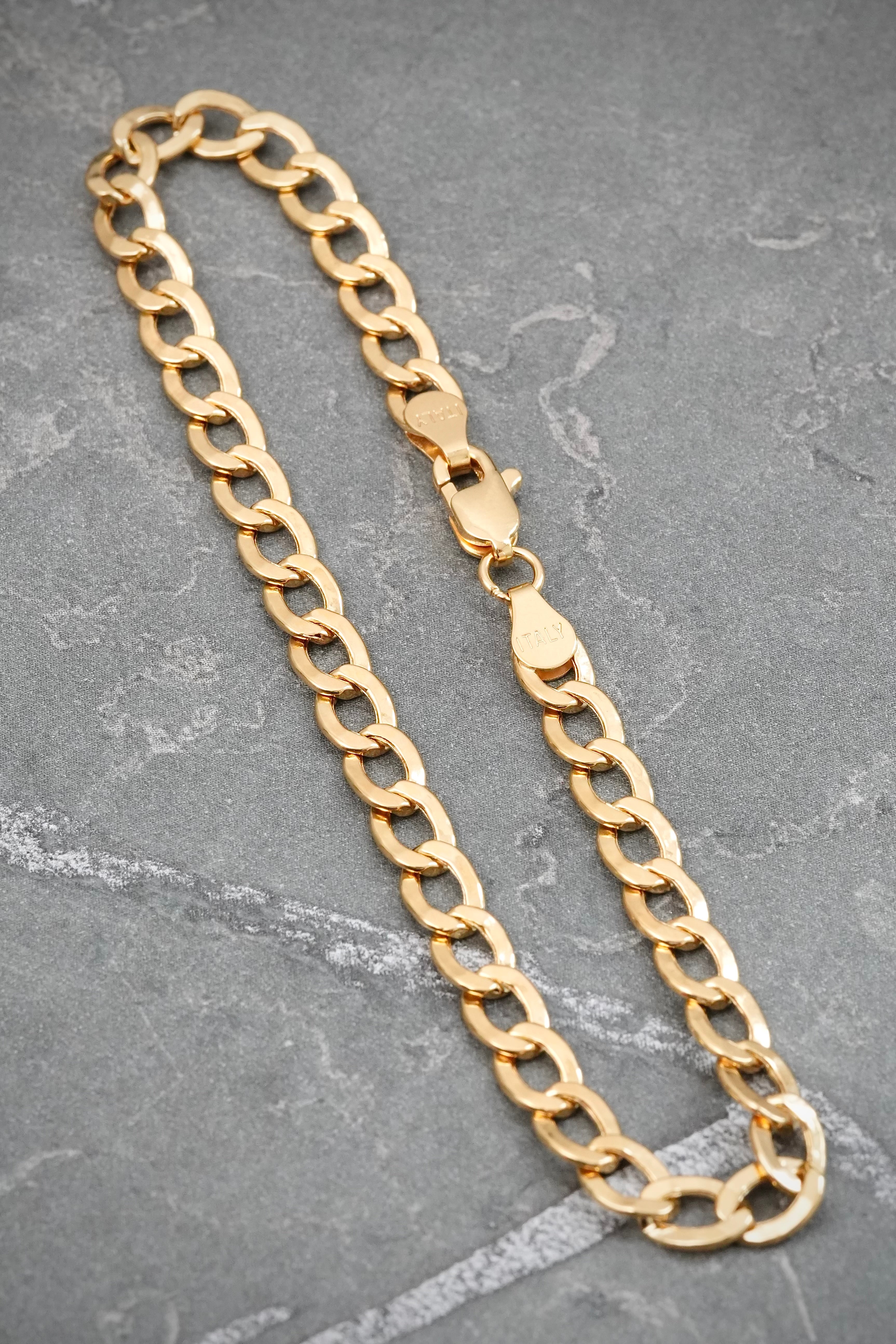 Pulso Cubano 3.9gr / 19cm / 4.8mm — Oro Amarillo