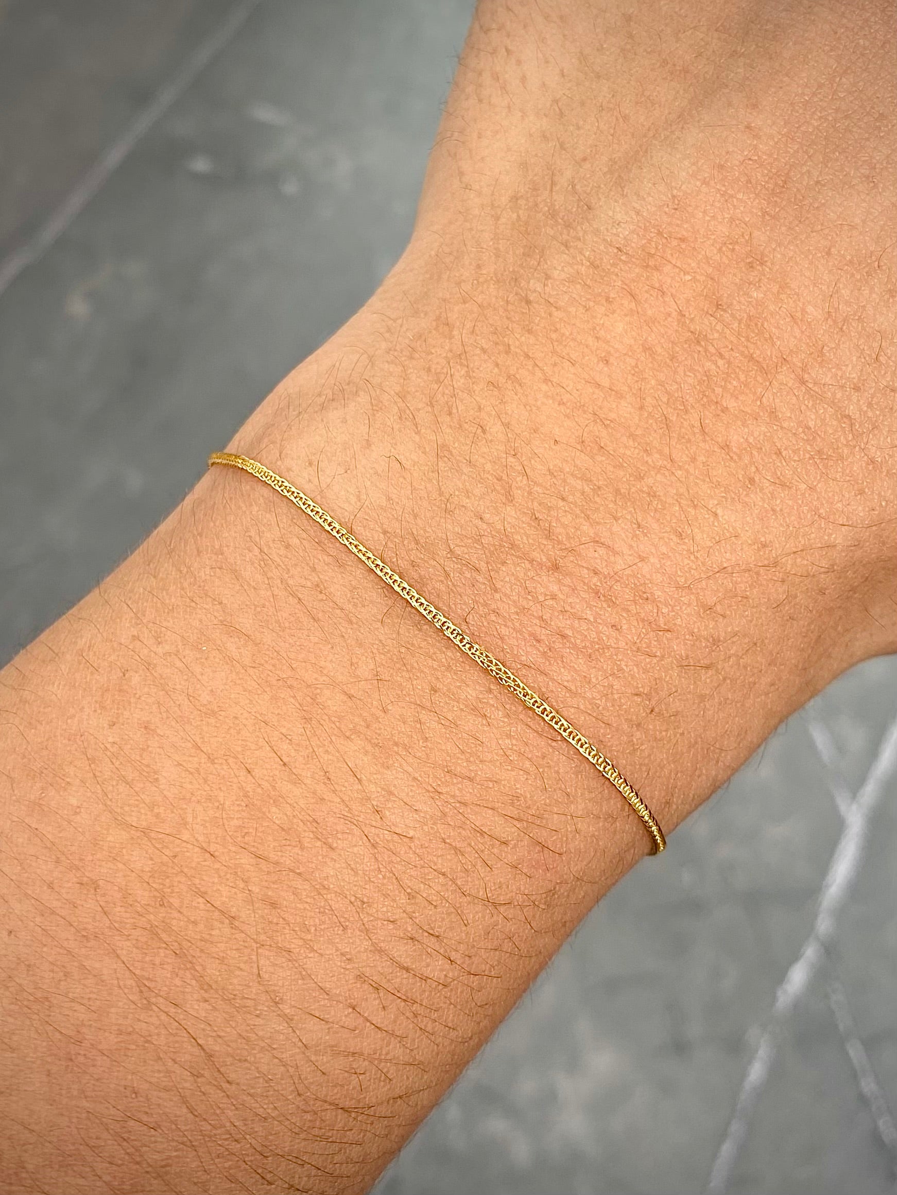 Pulso Mini Franco 0.8gr / 19cm / 0.7mm — Oro Amarillo