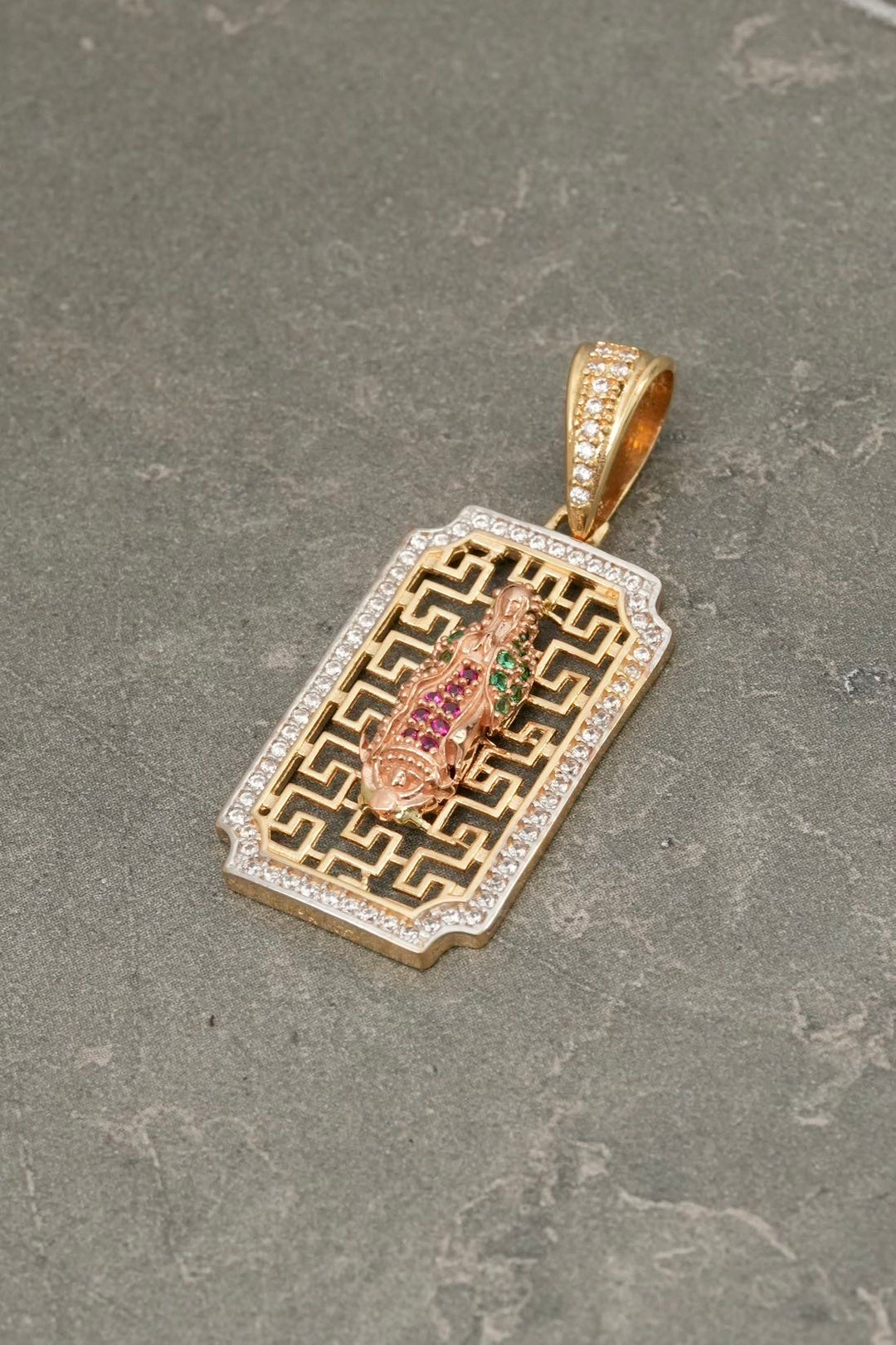 Dije virgen de guadalupe con swarovski 4.85gr / Largo 3.8cm — Dos Oros