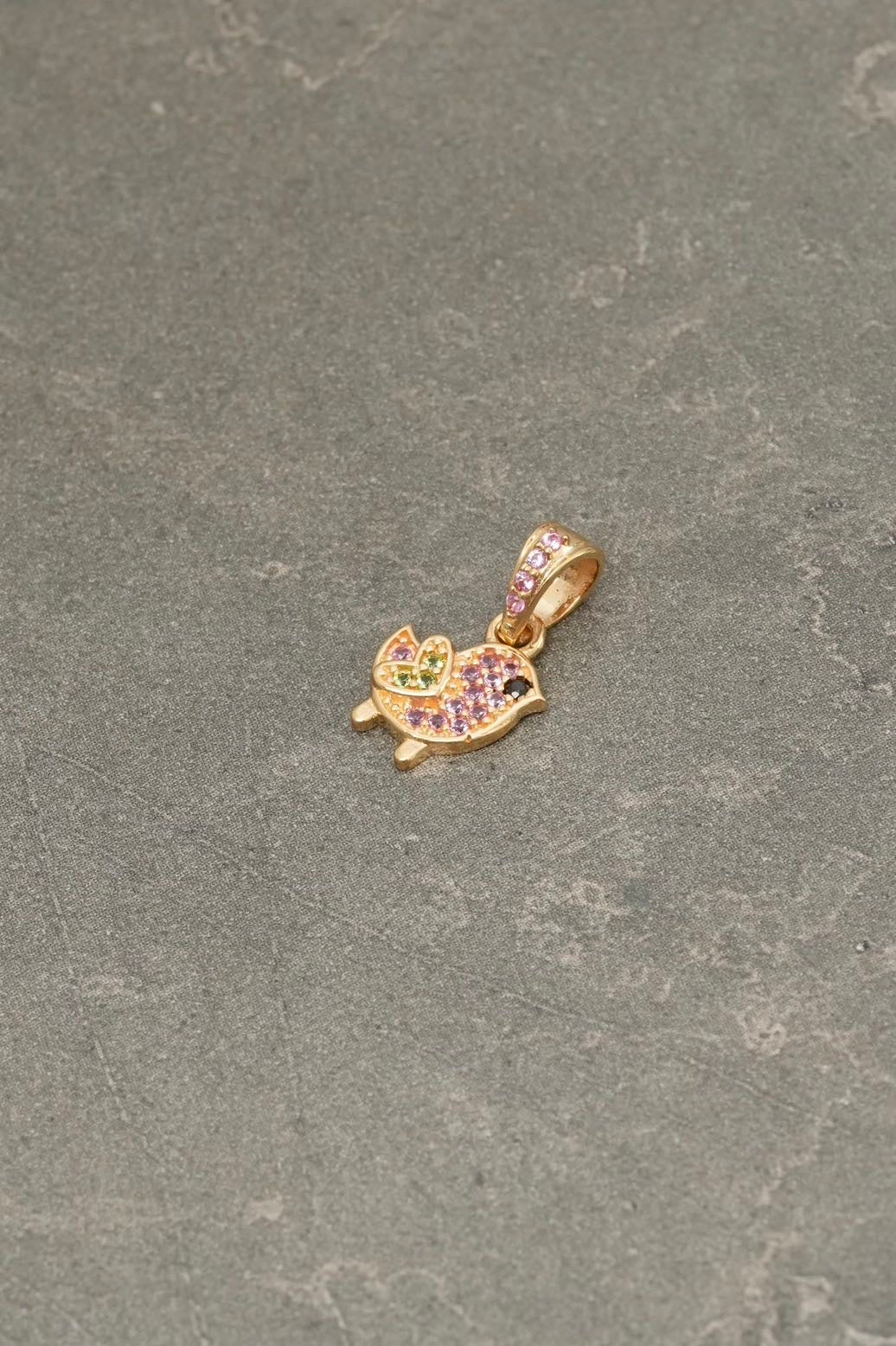 Dije pajaro con swarovski rosado y verde 0.9gr / Largo 1.5cm — Oro Amarillo