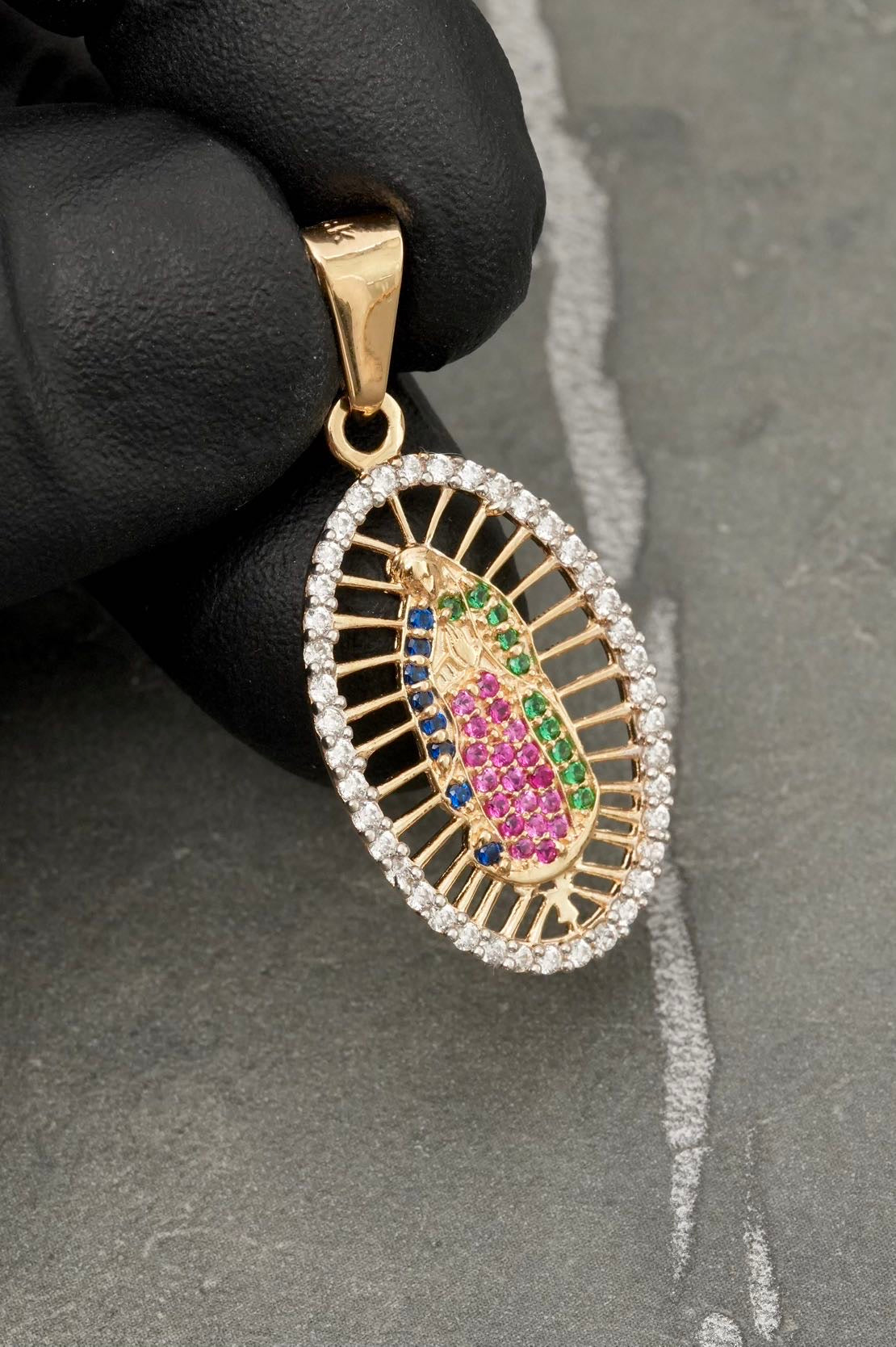 Dije Virgen de guadalupe con swarovski 2.75gr / Largo 3.5cm — Oro Amarillo
