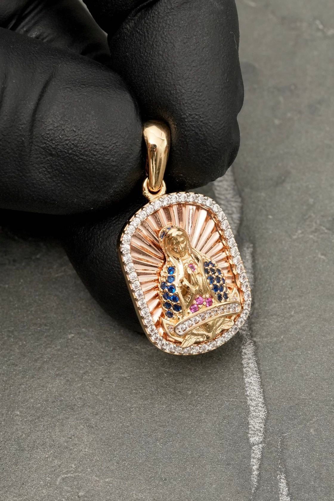 Dije virgen de guadalupe con swarovski 4.65gr / Largo 3cm — Dos Oros