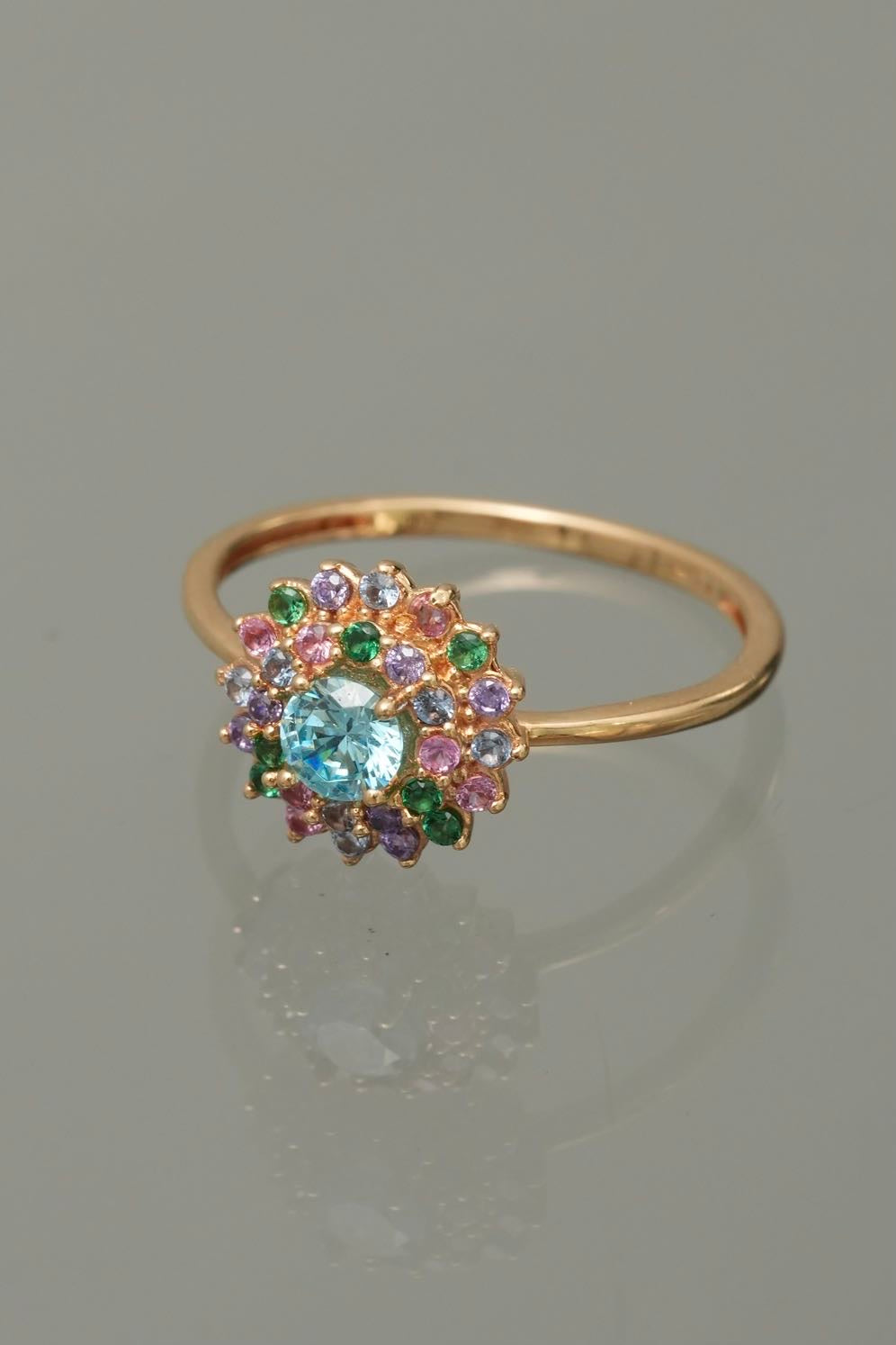 Solitario flor con swarovski multicolor 2.4gr / TALLA 6 1/2 / Oro Amarillo Nac*