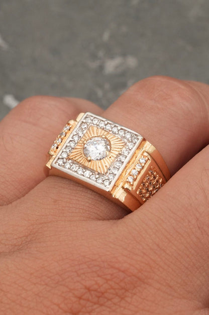 Anillo con swarovski blanco 6.65gr / TALLA 10 1/4 / Oro Amarillo Nac B