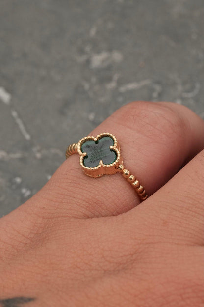 Anillo lucky clover piedra verde 2.2gr / TALLA 6 1/2 / Oro Amarillo Nac M