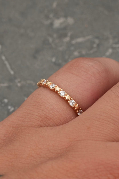 Anillo estrellas con swarovski blanco 1.5gr / TALLA 6 1/2 / Oro Amarillo Nac B