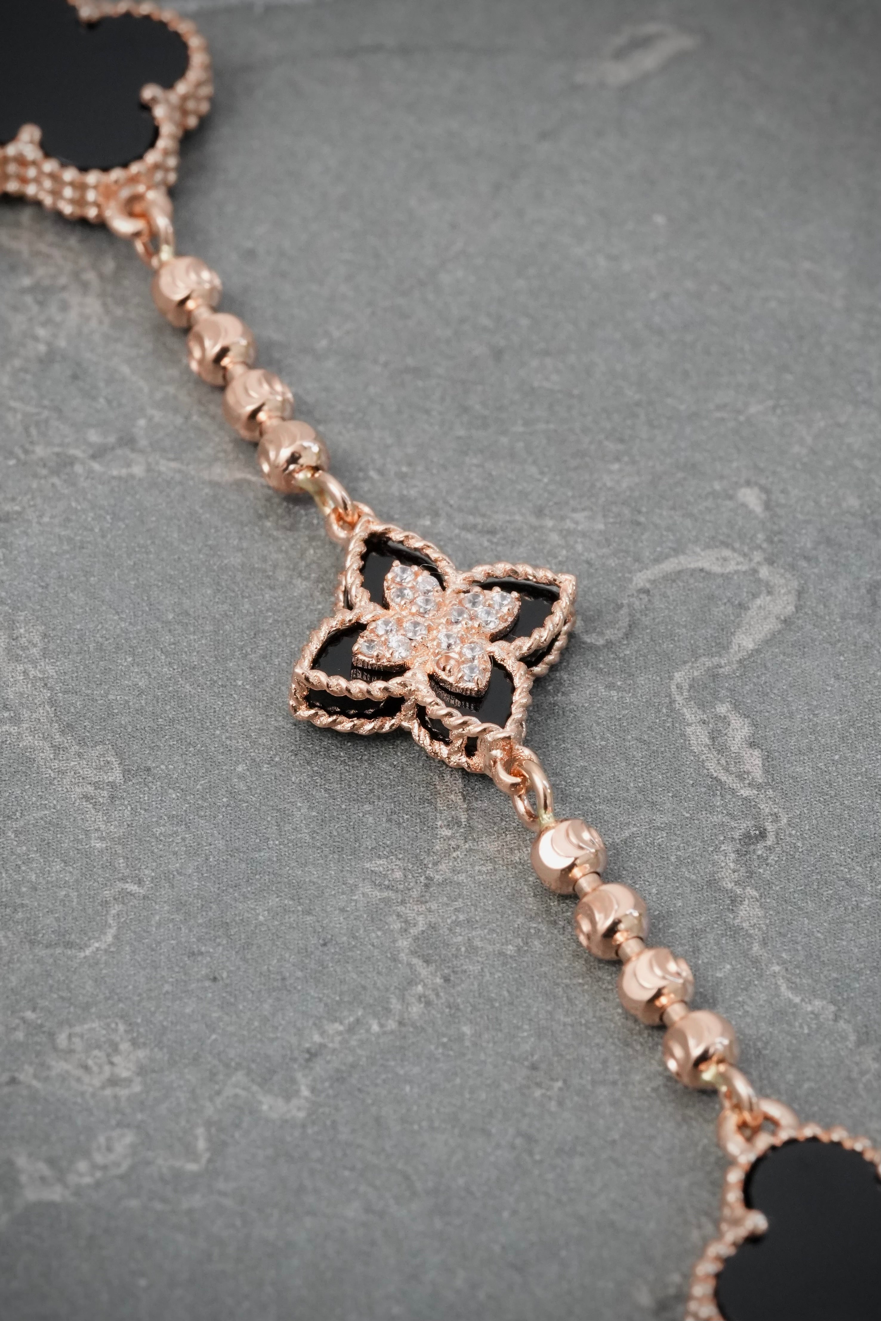 Pulso Lucky Clover con Swarovski Blanco 9.2gr / 19cm / 13.8mm — Oro Rosado