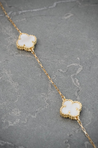 Pulso Lucky Clover Piedra Blanca 4.2gr / 18.5cm / 9.8mm — Oro Amarillo
