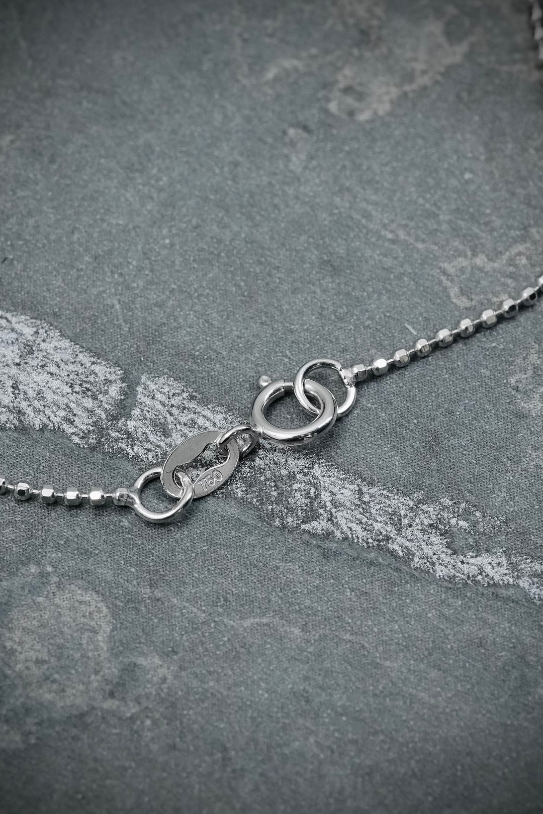 Cadena mini militar diamantada 1.6gr / Largo 40cm — Oro Blanco