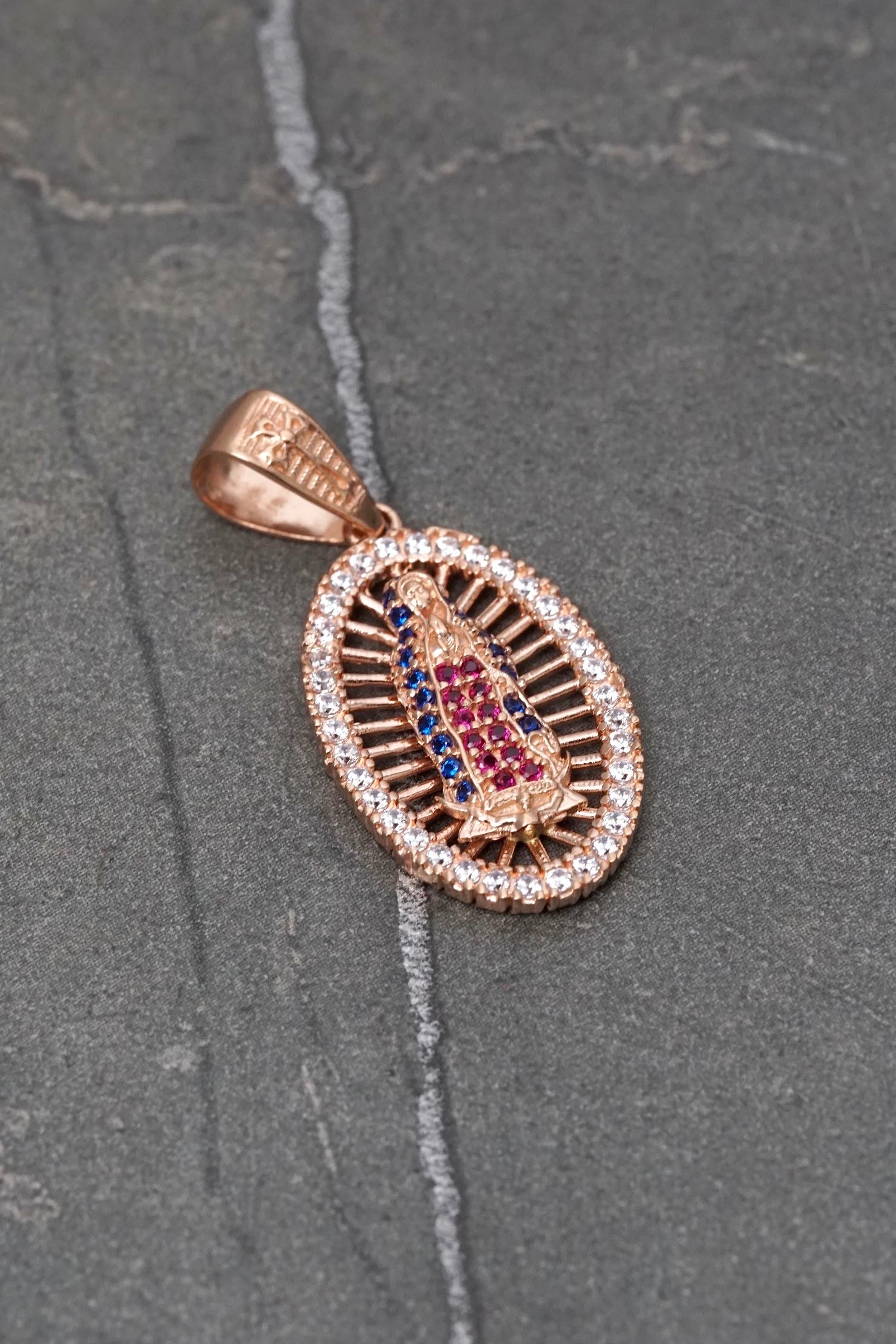 Dije virgen de guadalupe con swarovski multicolor 3.4gr / Largo 3.2cm — Oro Rosado