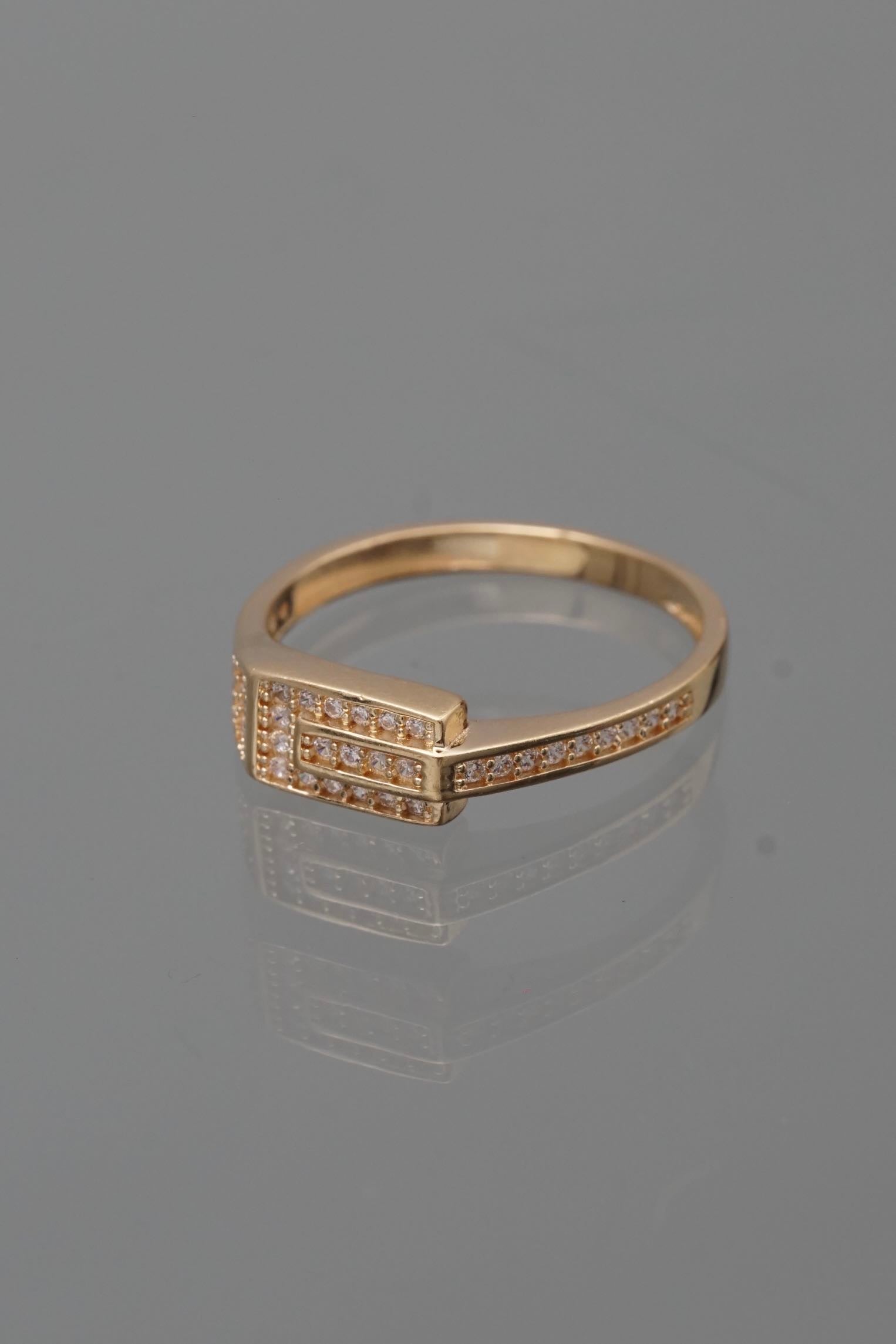 Anillo con swarovski blanco 2.55gr / Talla 7 1/4 / Oro Amarillo Nac*