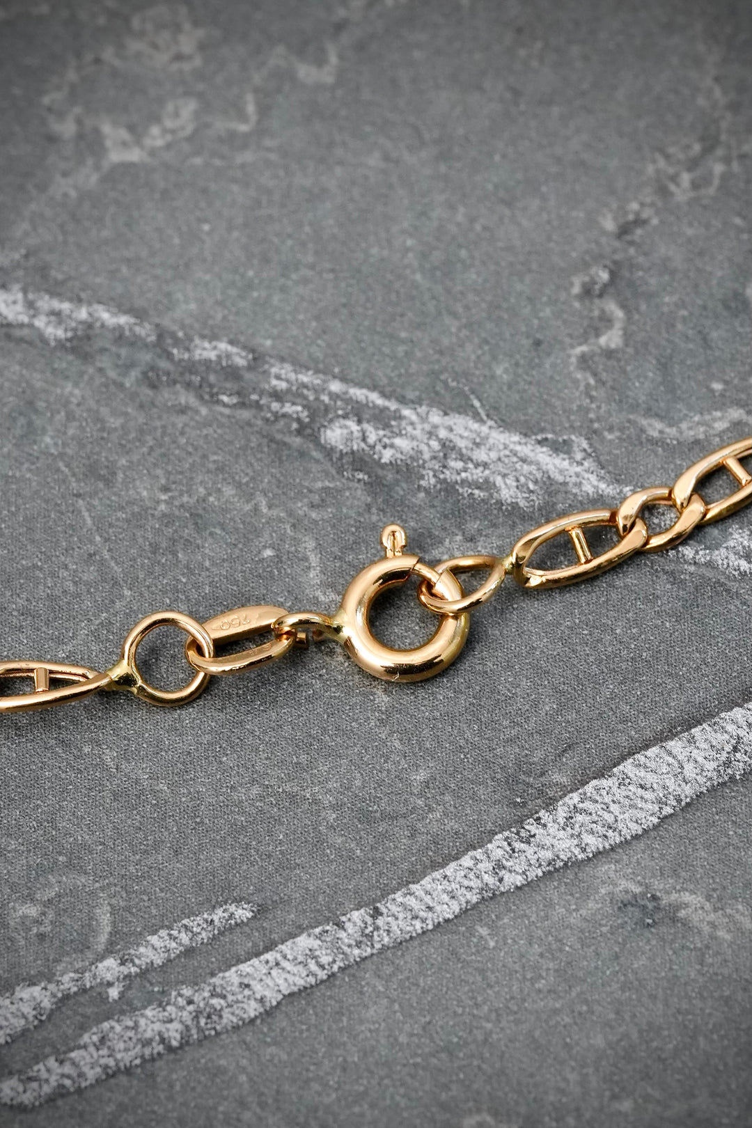 Cadena escalera 6.8gr / Largo 65cm — Oro Amarillo