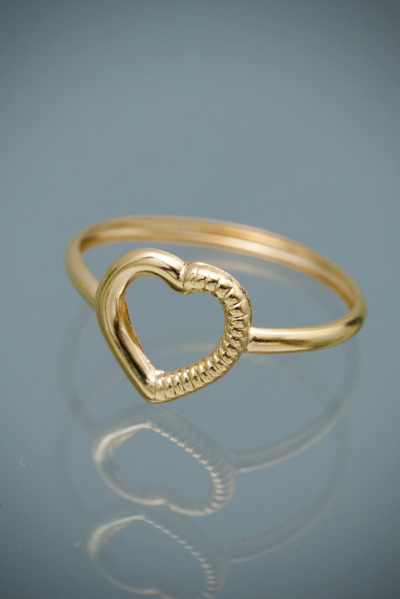 Anillo Corazon 0.55gr / Talla 8 — Oro Amarillo