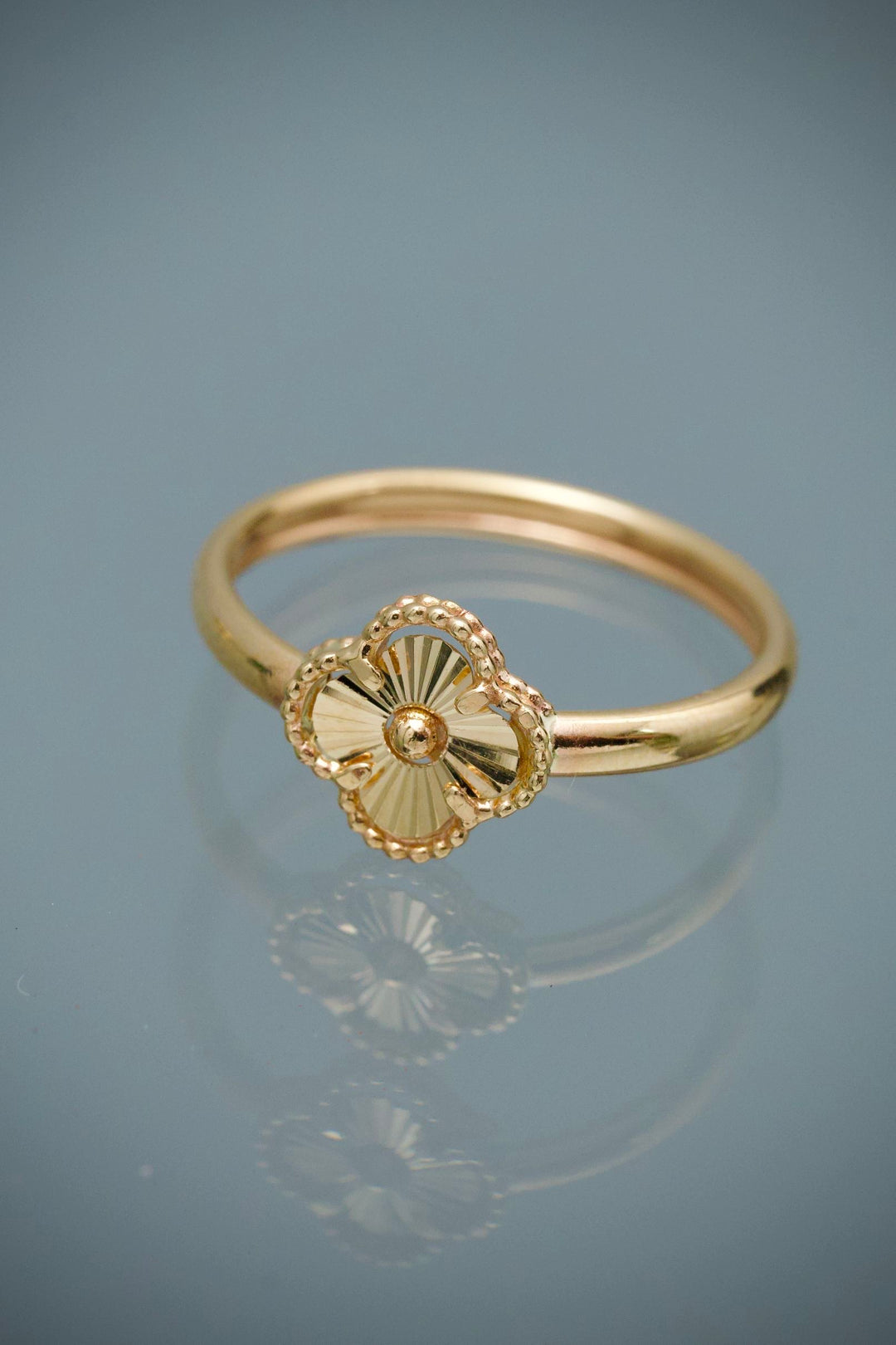 Anillo de Bebe Lucky Diamantado 0.9gr / Talla 4 1/4 — Oro Amarillo