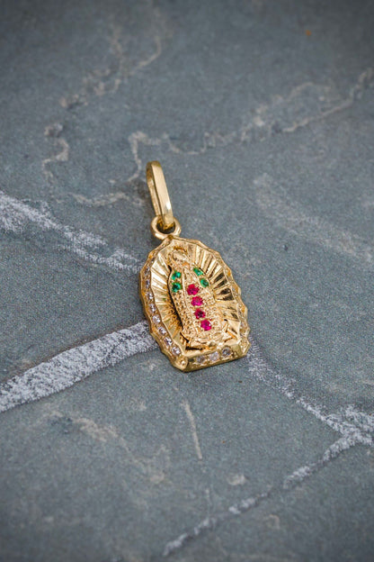 Dije Virgen de Guadalupe con Swarovski 1.25gr / 2.1cm / 9.6mm — Oro Amarillo