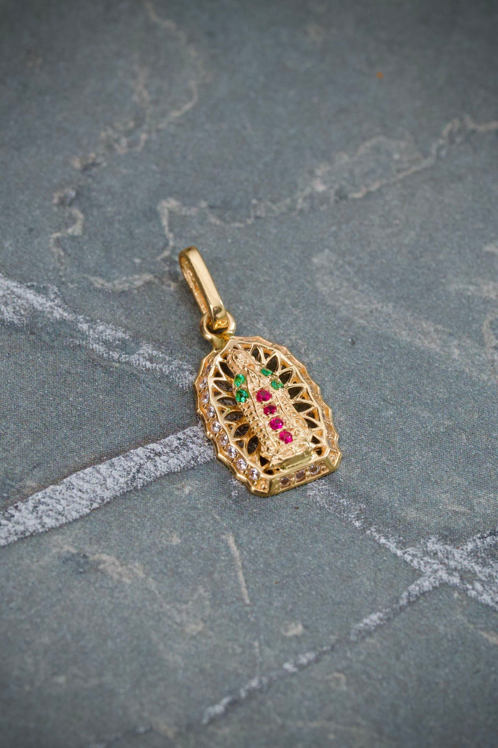 Dije Virgen de Guadalupe con Swarovski 1.2gr / 2.1cm / 9.6mm — Oro Amarillo