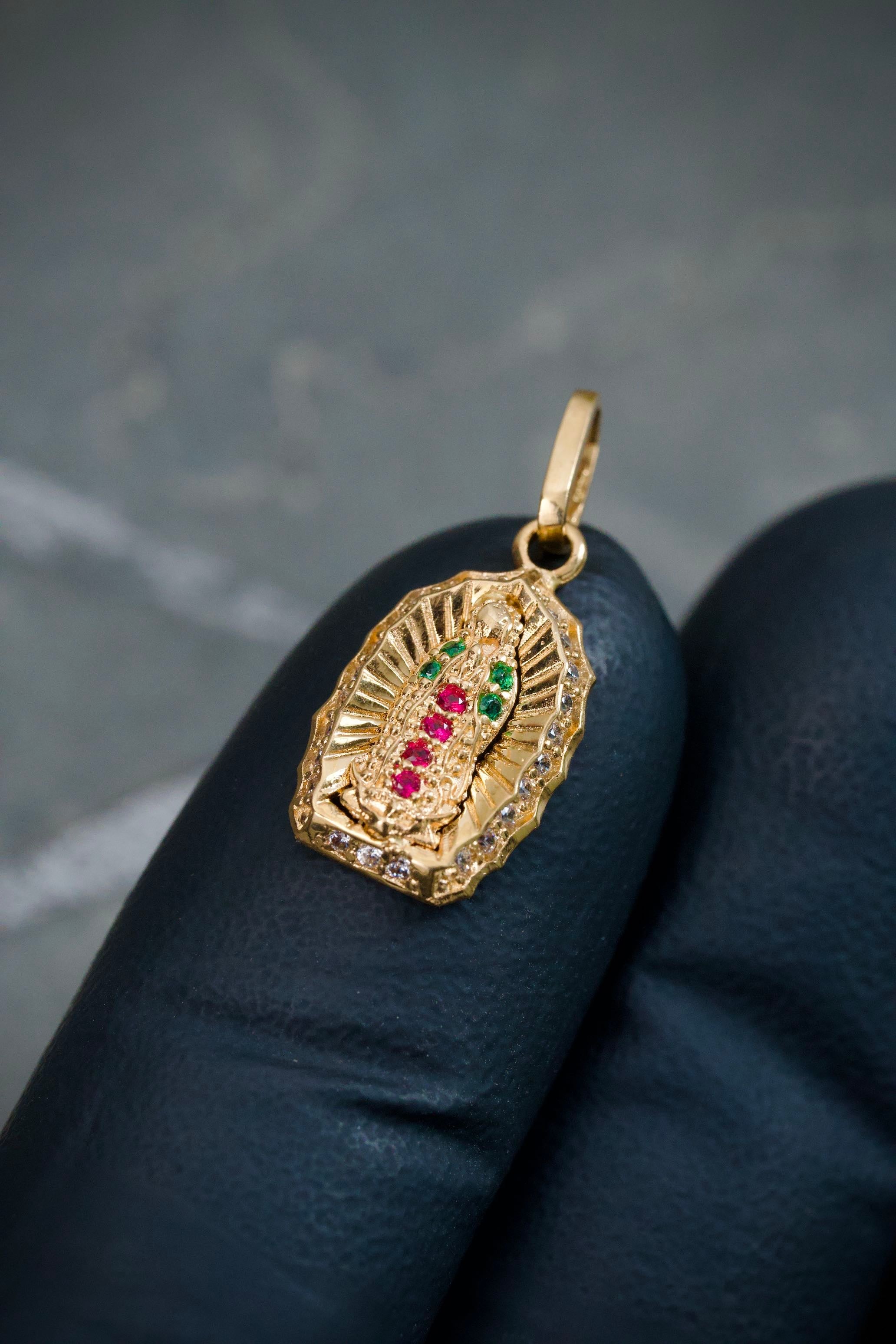 Dije Virgen de Guadalupe con Swarovski 1.25gr / 2.1cm / 9.6mm — Oro Amarillo